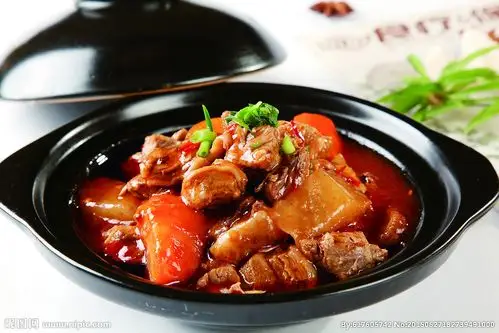 糟萝卜牛腩煲图片
