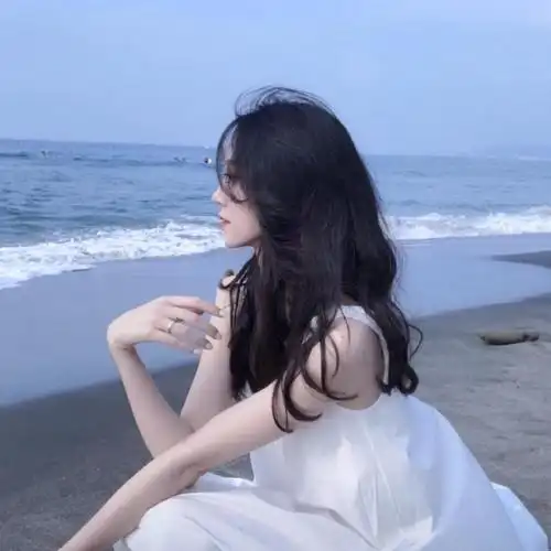 很撩人的漂亮妹子头像,女生头像图片-回车桌面