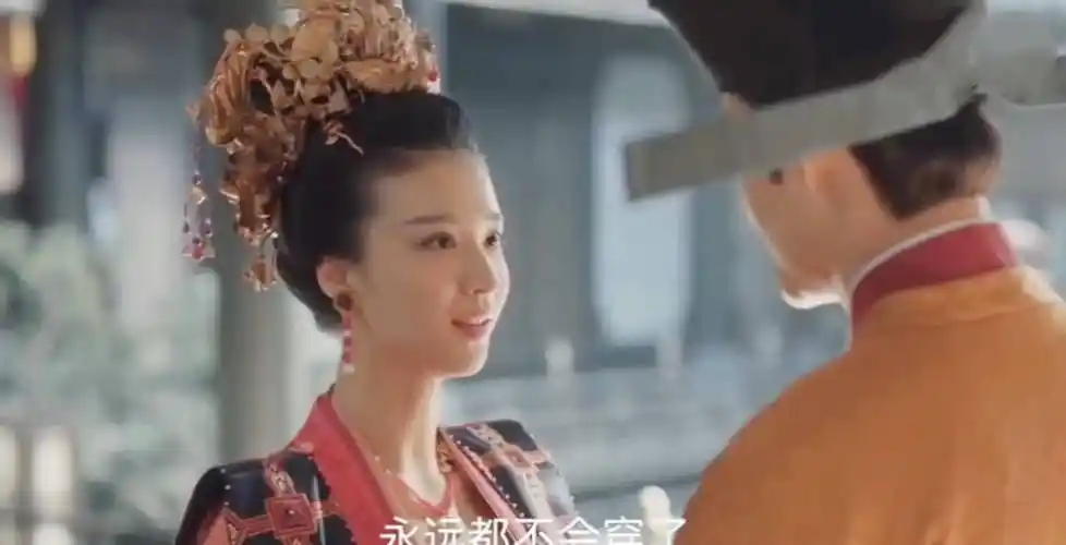 《清平乐》张妼晗与皇后撞衫,官家轻声细语相劝,其实在保护皇后