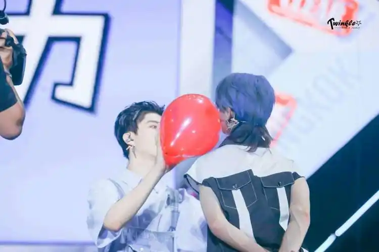 范丞丞 黄明昊 - 堆糖,美图壁纸兴趣社区