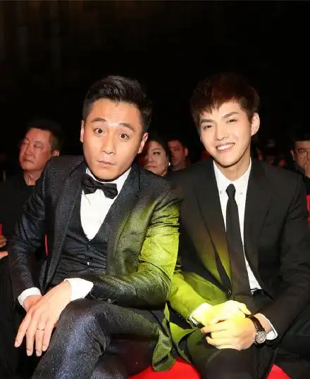 吴亦凡演讲首秀谈梦想 刘烨写段子赞实诚