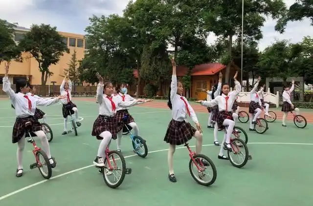 适合小学六年级的舞蹈有哪些(六年级毕业舞蹈女生霸气版)-天晟网