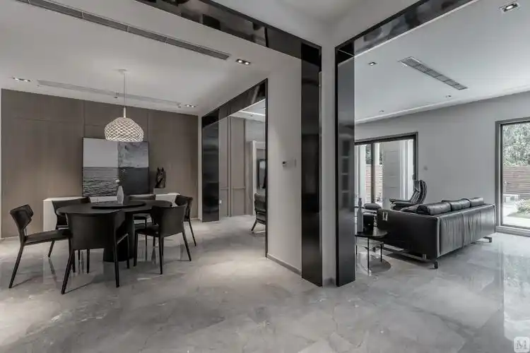 现代,北欧,高级灰……这些标签我统统都不喜欢,怕把自己装进某个样板