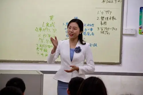 看这手势,是不是觉得灰常专业?