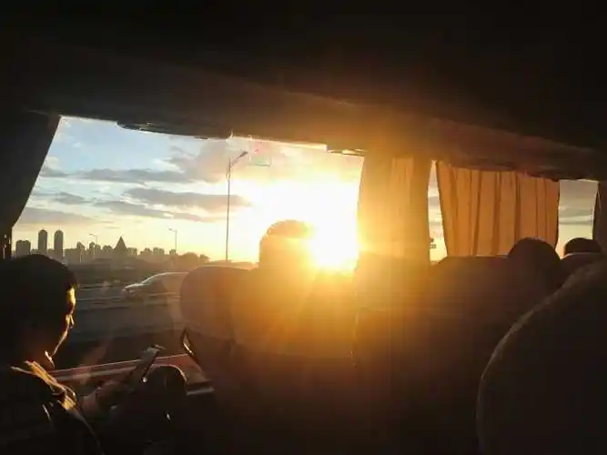 那天一个人坐车过去,拍下的图片.当时感觉巨孤独