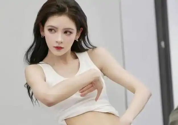 王思聪的最佳前任张予曦:天使吻过她的脸,恶魔掐过她嗓子!