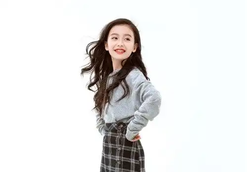 抖音网红裴佳欣图片可爱童星裴佳欣