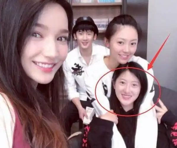 张彬彬和经纪人在一起,粉丝大量脱粉,网友这是在犯"大忌"