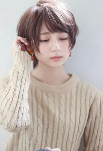 首页 玩发型 短头发 换季换发期你做好准备了吗 炎热天气女生修剪超短