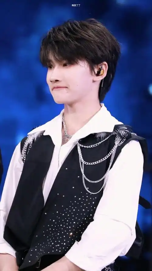 时代峰峻美容院比郭敬明减肥营还吓人#余宇涵从可爱变成了帅气,褪去