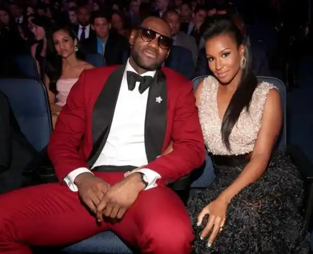 懂球帝必知nba球星最美娇妻—詹姆斯背后的女人萨瓦娜