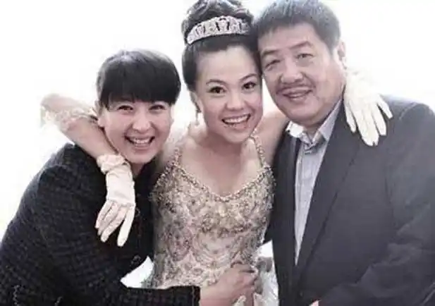 演员林越的个人简历(闫学晶和林越离婚后依然把林傲雪当闺女) - 品度