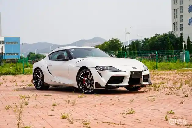 丰田supra牛魔王两座跑车30l强势来袭国六预售全国