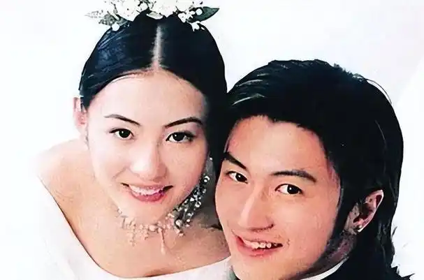 直到如今才明白,谢霆锋对张柏芝不仅是喜欢,而是用尽全力的深爱