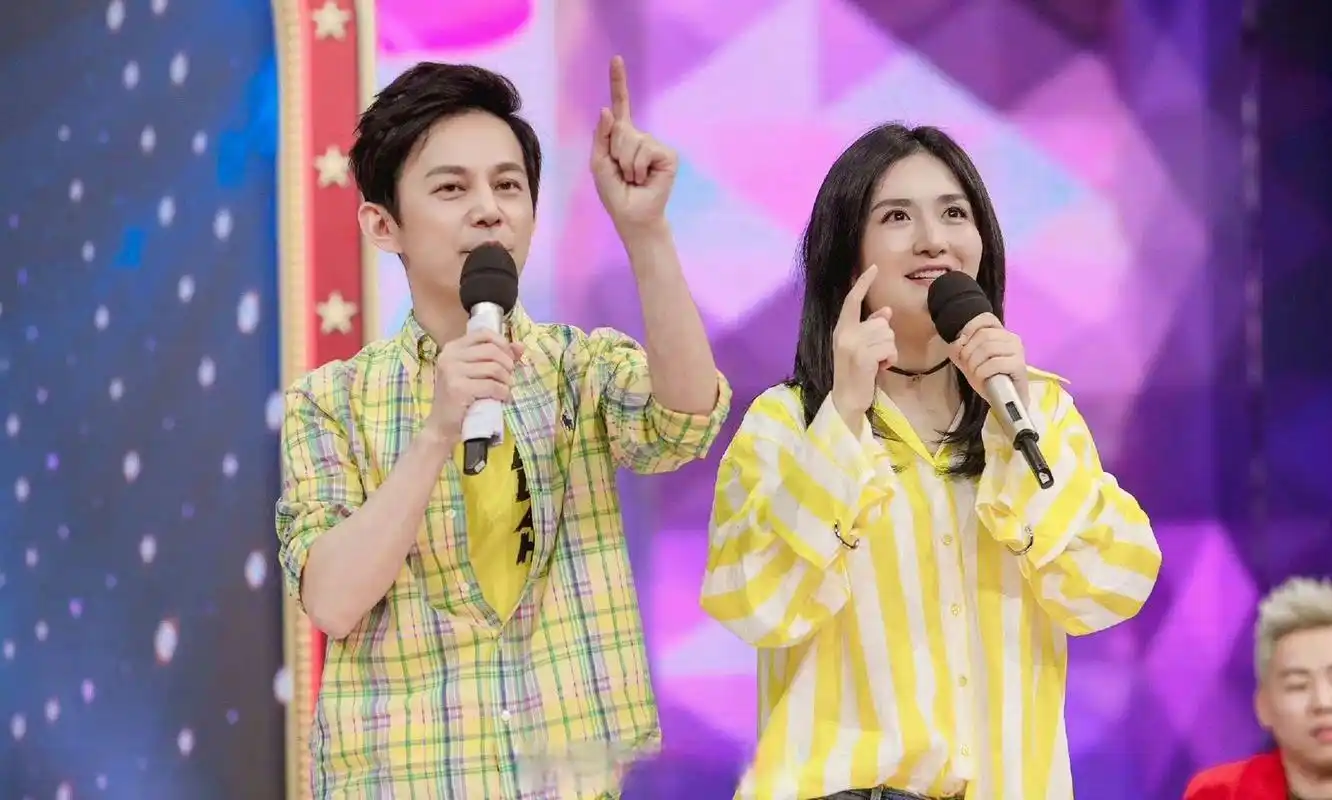 谢娜晒合照为何炅庆生#谢娜晒合照为何炅庆生,这样的友谊真的很让人