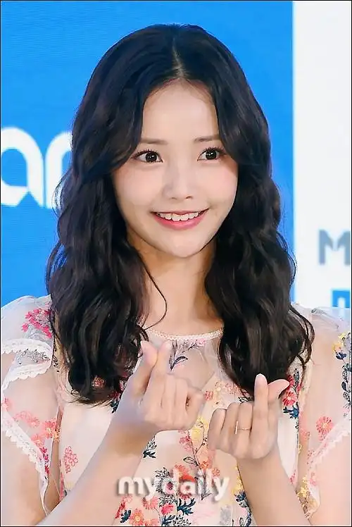 金俊勉河妍秀出席新剧《rich man》发布会