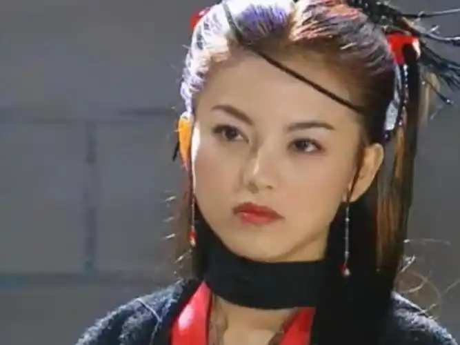 相信有很多80后都听过那首《给我新鲜》,看过那部《快嘴李翠莲》.