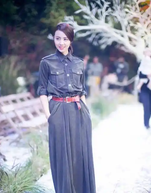 演员孙莉:嫁大6岁黄磊,婚后连生三胎,如今一家五口其乐融融_女儿_看