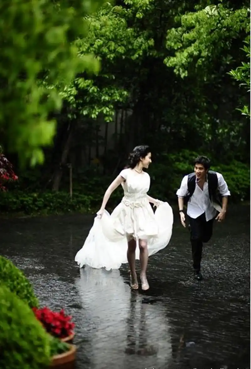 刘亦菲和王力宏这组给杂志拍的婚纱照真的很惊艳