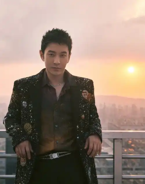 黄晓明宇宙星河刺绣钉珠西装帅气图片1313