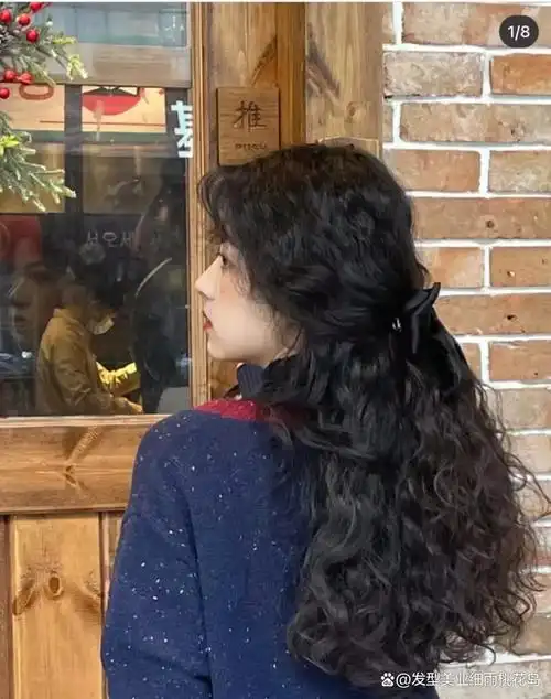 毛茸茸的羊毛卷显发量,复古有女人味,烫过的羊毛卷