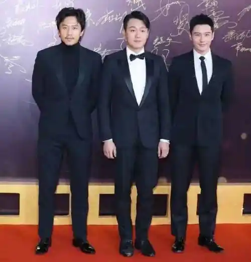 《上海滩》时看起来差不多高,可后来黄海波出事后,官方给出的身高