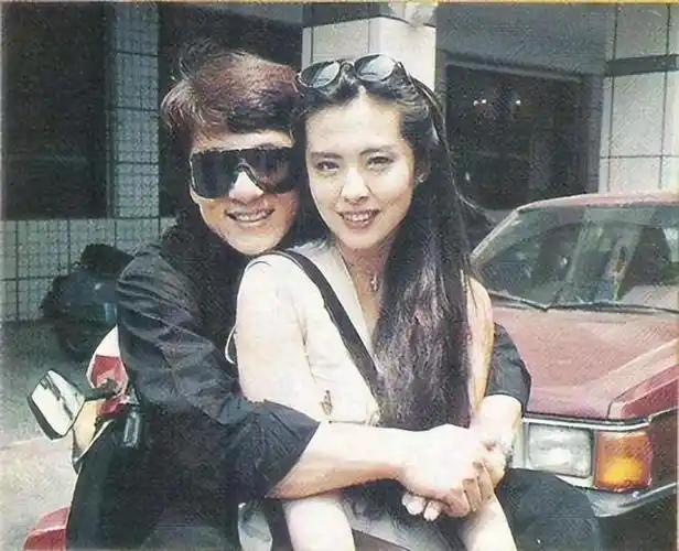 成龙抱过的二十个女明星都有谁范冰冰超主动章子怡被横抱起来