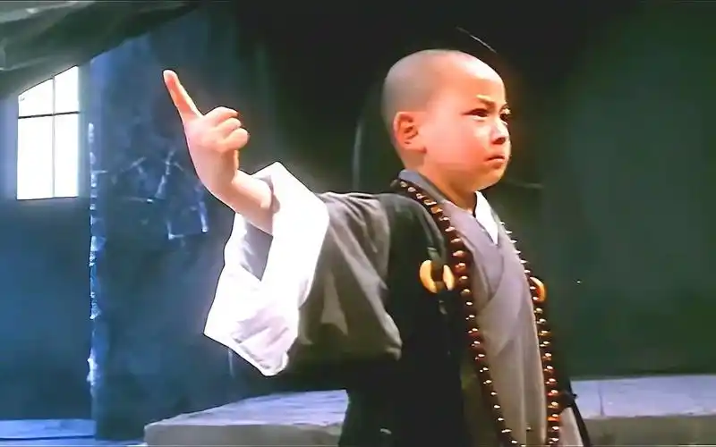 释小龙:小爷当年可是叼着奶嘴出道的!#逃学神探制作细节拉满