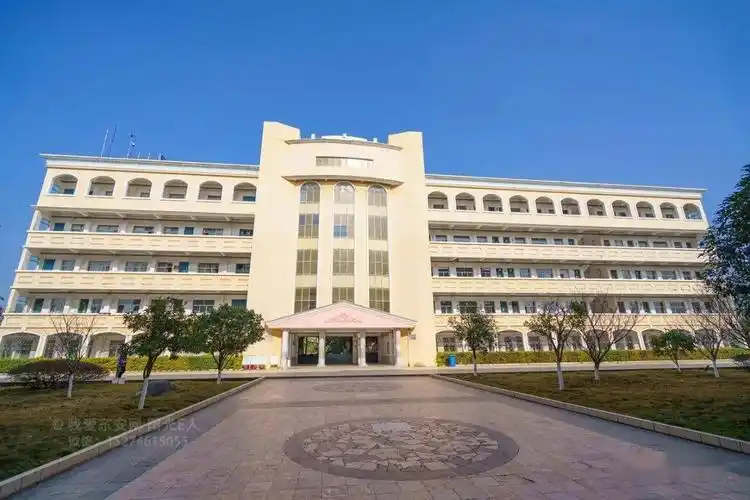 67航拍学校东安一中照片视频跟13年前对比看有什么变化