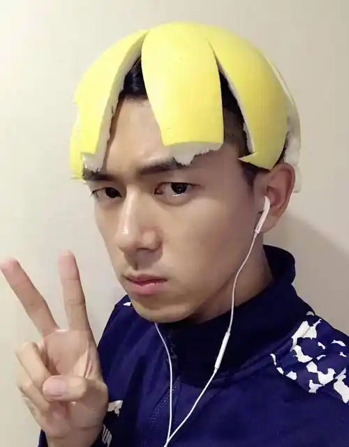 男明星迷惑自拍大赏,郑云龙丑到怀疑人生,易烊千玺糊到怀疑人生_胡歌