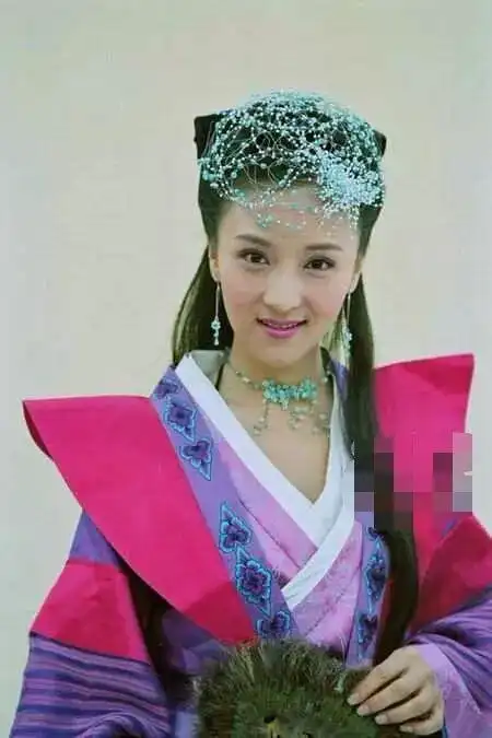 如今的乐珈彤已有了两个可爱的儿子,偶尔会带两个儿子参加一些综艺