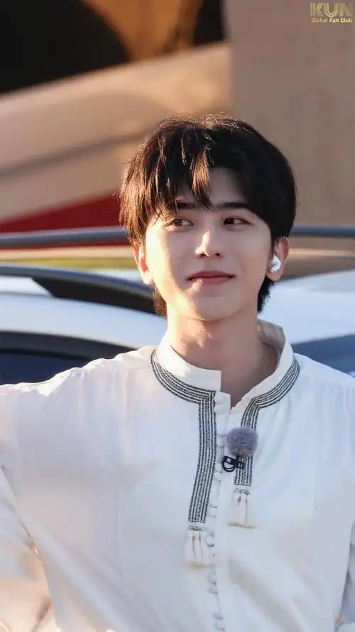 这个夏天一起哈密##奔跑吧蔡徐坤