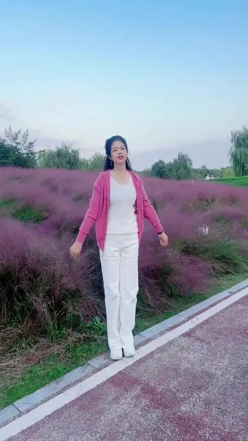 几个简单易学站姿拍照,一个人也能轻松拍出美照,喜欢可以学起来