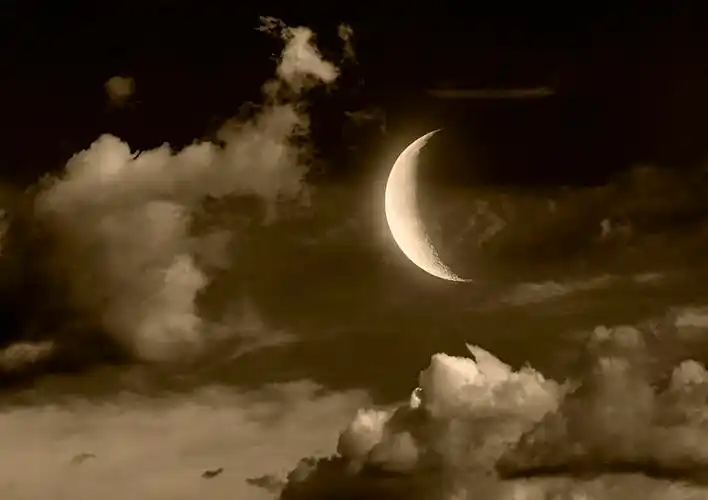 半月,夜空,月亮,云_高清图片_全景视觉