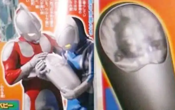 奥特曼如何生孩子?初生儿如同"胶囊"观众:看完睡不着觉!_小时候