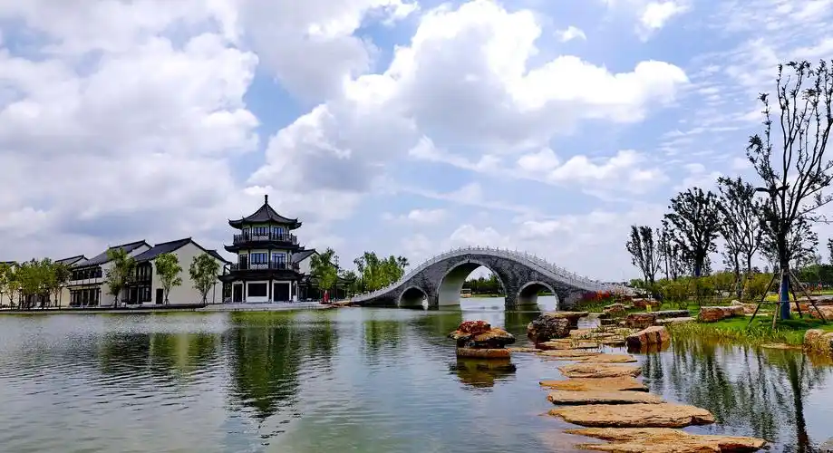 河南南阳夏日的云和风很惬意