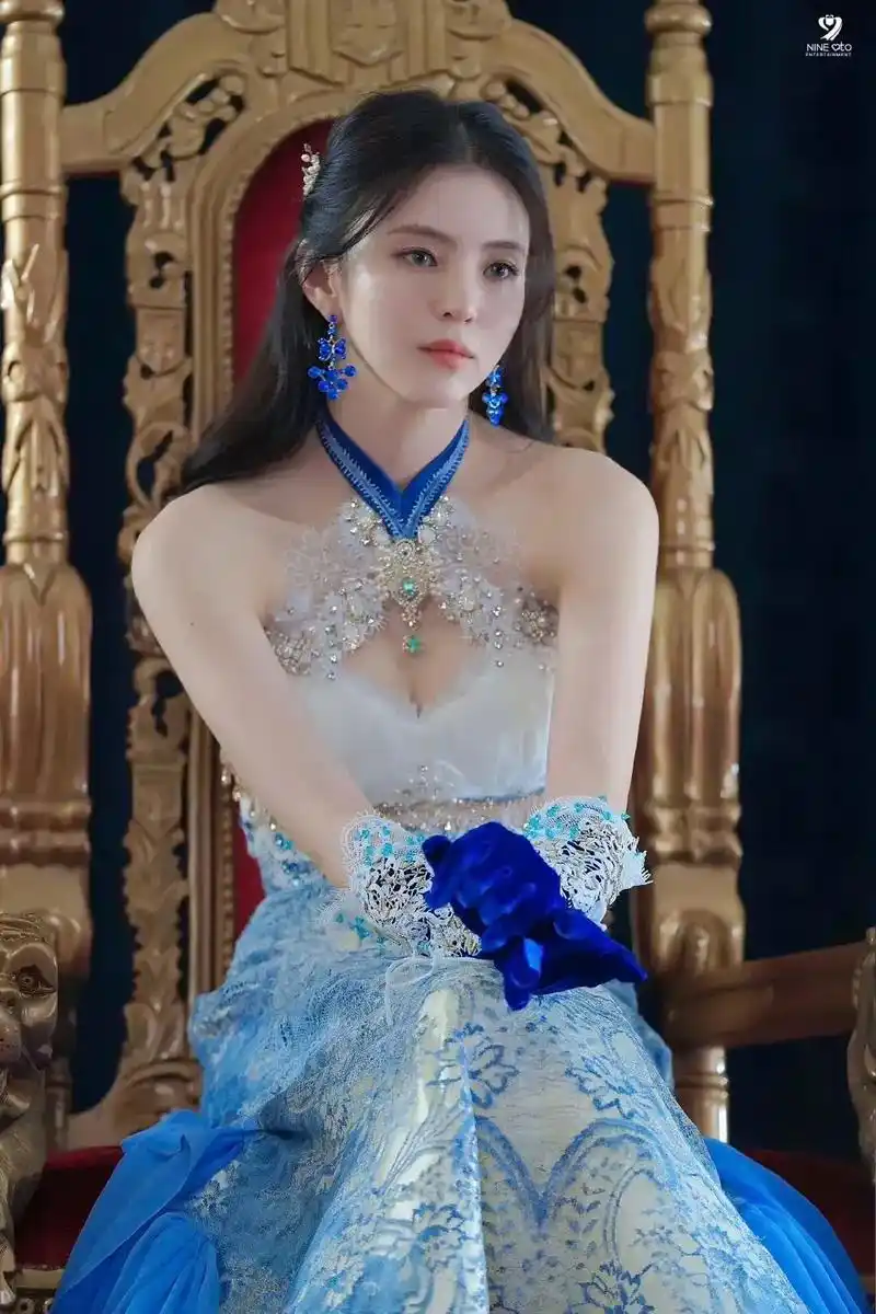 给你小心心韩国美女明星韩素希新剧壁纸背景来袭