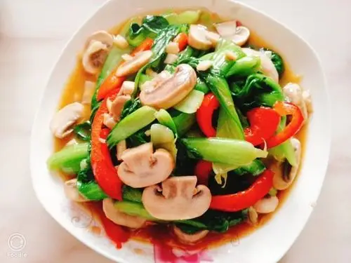 小妖乖9999做的青菜炒蘑菇