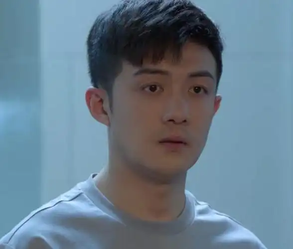 李泽锋真的很帅,演技也过关,但新剧人设被吐槽,全程缺少存在感