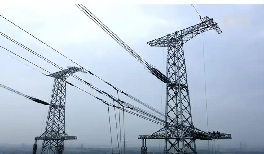 横跨2550米!世界最高输电铁塔跨江架线完工_腾讯新闻