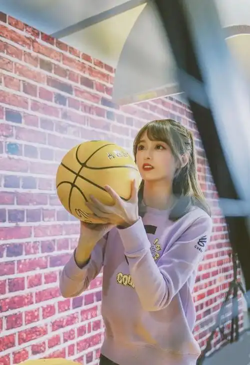长江以北小七最美腾讯体育nba美女主播王小七