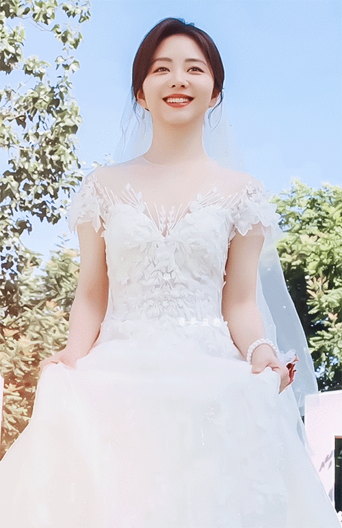 谭松韵穿婚纱好美##晨晓夫妇大婚造型