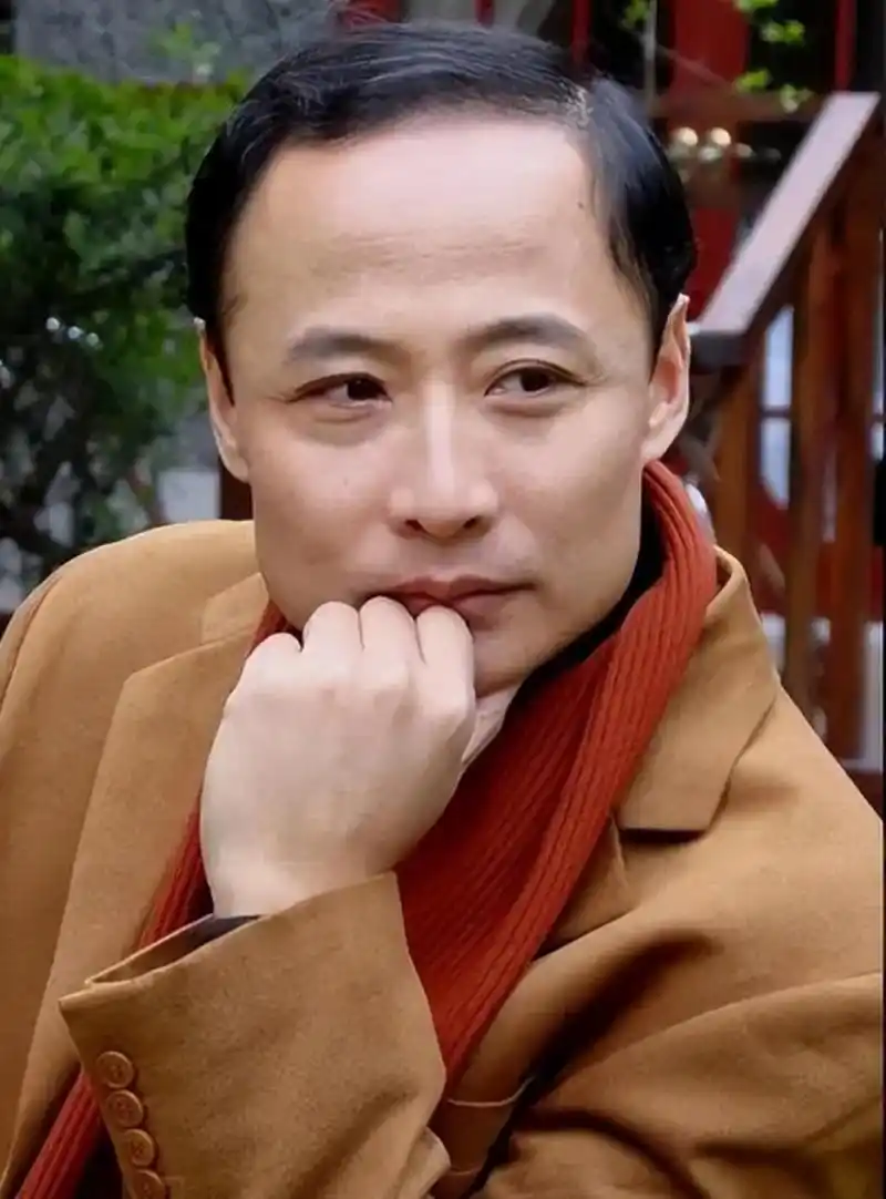 周野芒:28年前与正在坐月子的奚美娟离婚,如今却说儿子不是他的 1994