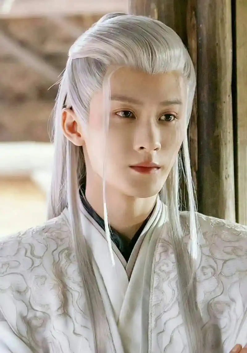 这是什么神仙颜值啊,真没想到檀健次的古装居然这么帅气.