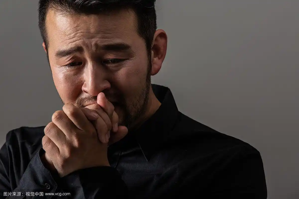 男性,面部表情,情绪,悲伤,哭泣,绝望