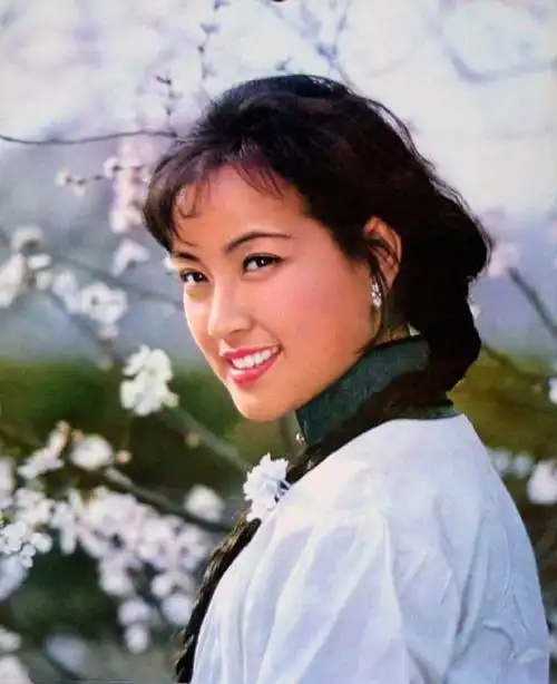 还有电影《神秘的大佛》中的梦婕.比如电影《小花》中的何翠姑.