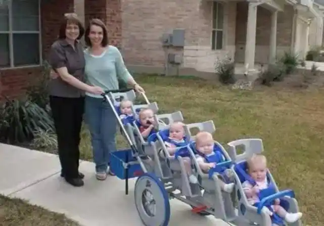 23年前全球首例7胞胎,每天消耗42瓶奶粉52片尿布,现状如何?