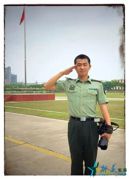 彭希,陆军上尉,第42集团军专职摄影,《解放军报》,《解放军画报》特约