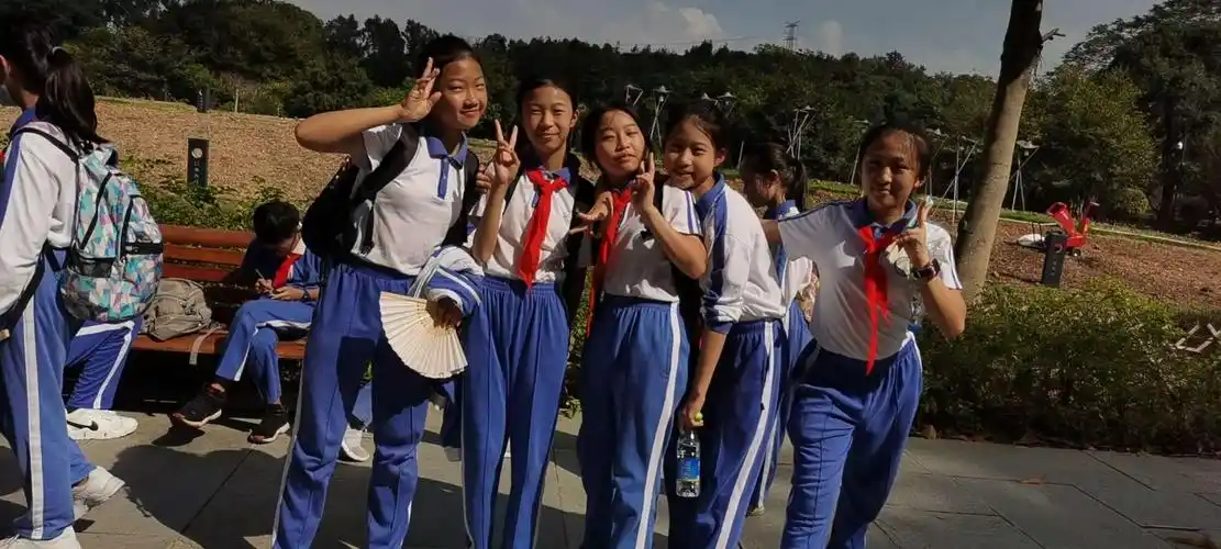 深圳市桂园小学六年级(2)班学生研学活动