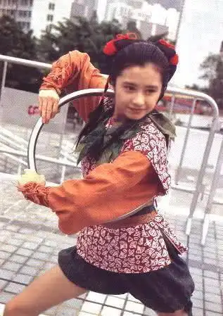 《齐天大圣》——何美钿 何美钿所塑造的哪吒实在太美了,虽然让人感觉